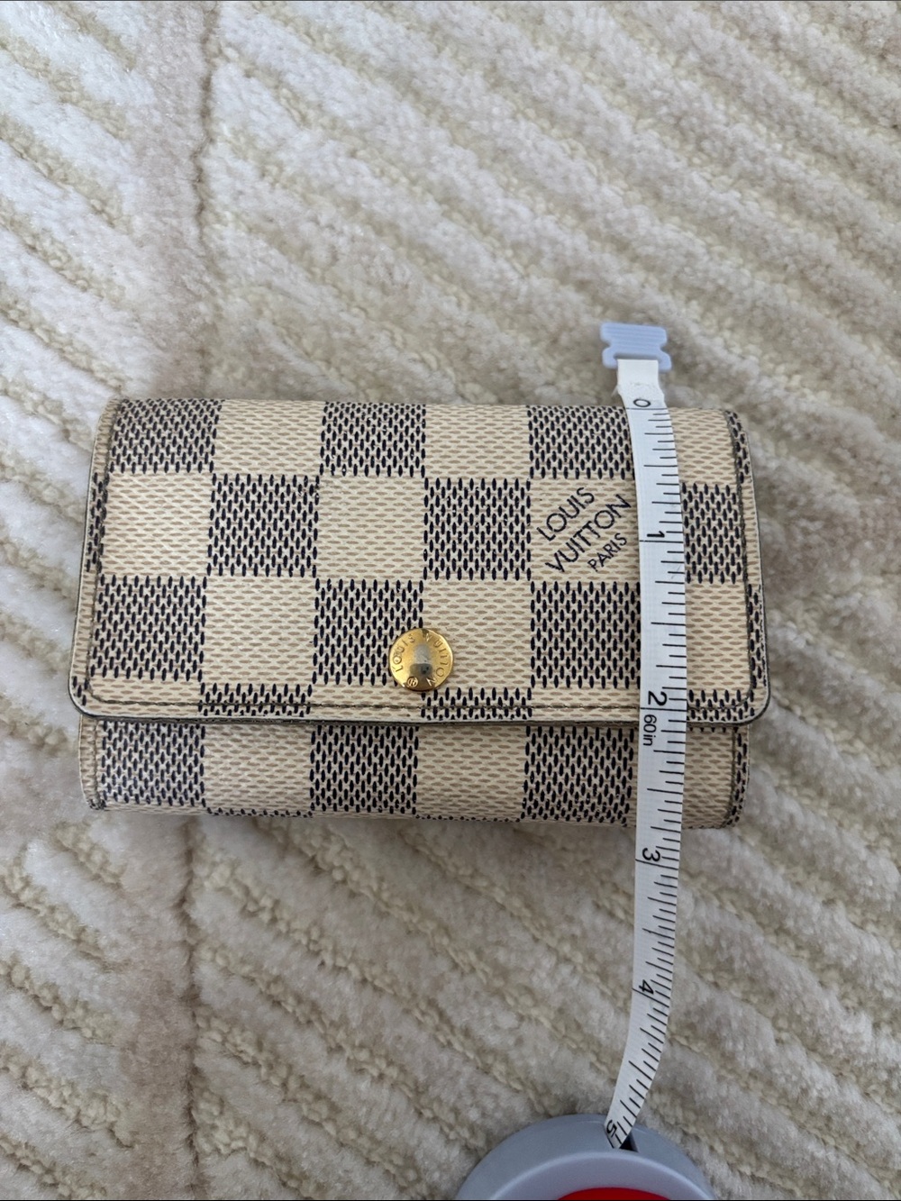 ✨Preloved✨ Louis Vuitton Damier Azur 6 Key Holder - Picture 12 of 13